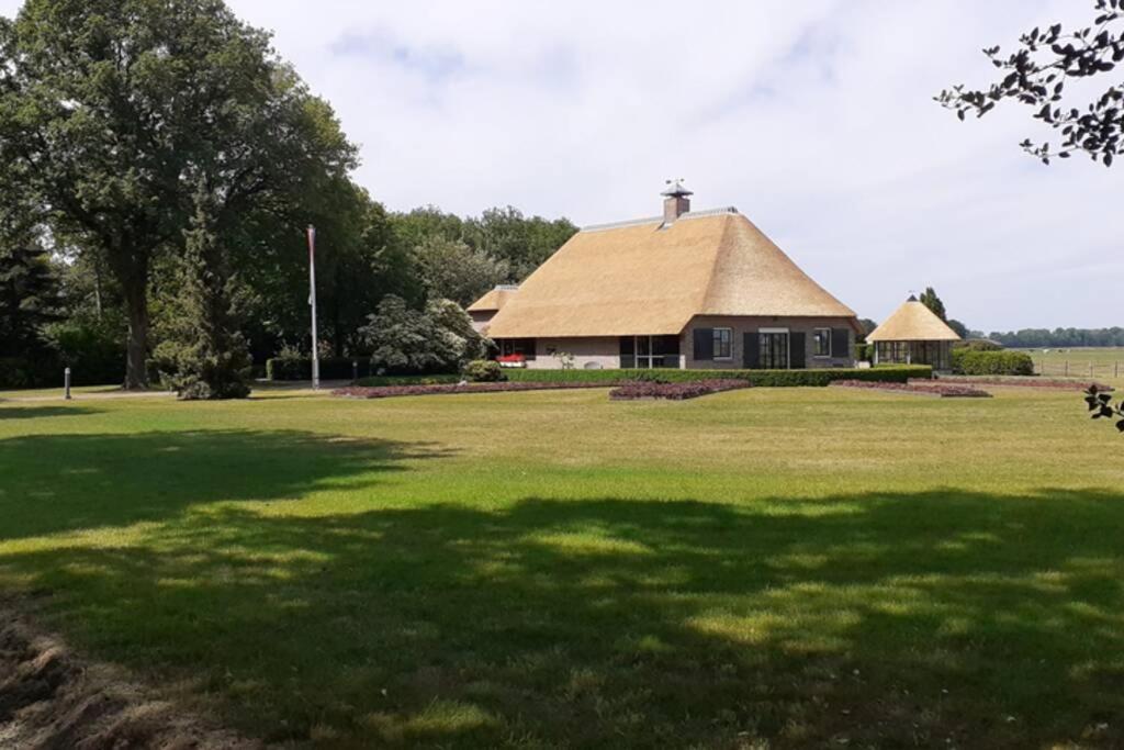 Drentse Bungalow In Natuur En Rust Spier Bagian luar foto
