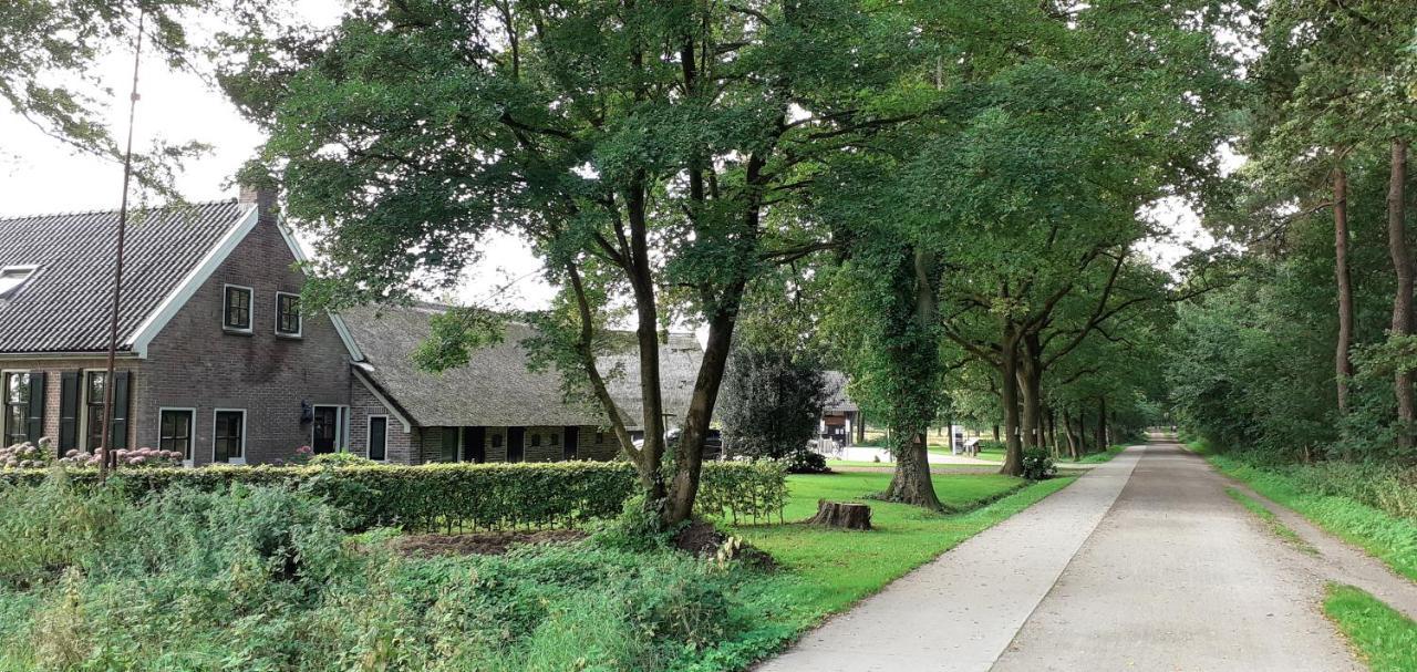 Drentse Bungalow In Natuur En Rust Spier Bagian luar foto